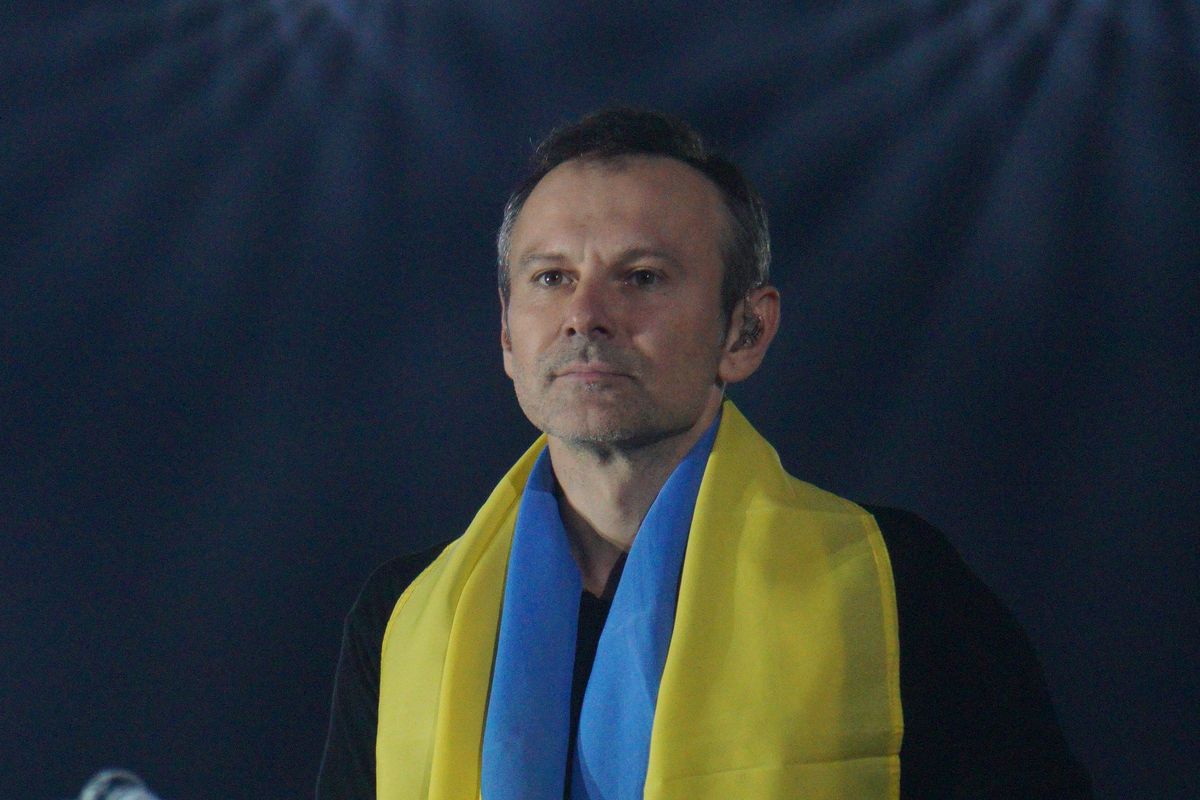 MINSK, BELARUS - SEPTEMBER 20 (RUSSIA OUT) Frontman of Ukrainian group Okean Elzy Svyatoslav Vakarchuk sing during the concert at Minsk Arena in Minsk, Belarus, September,20,2019. Leader of Golos political party and newly elected Verkhovna Rada Deputy Svyatoslav Vakarchuk took part at the last concert of his Okean Elzy rock band. According ukrainian laws, it's forbidden  to conduct any commercial activity, including show business, for the members of parliament. (Photo by Mikhail Svetlov/Getty Images)