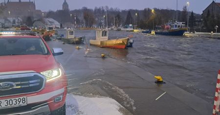 Pogodowy armagedon nad Polską. Nagrania i zdjęcia z burz śnieżnych