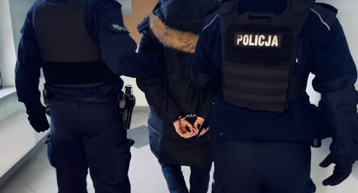 Tarnowo Podgórne: 21-latkowie pobili i siłą wciągnęli 18-latka do auta