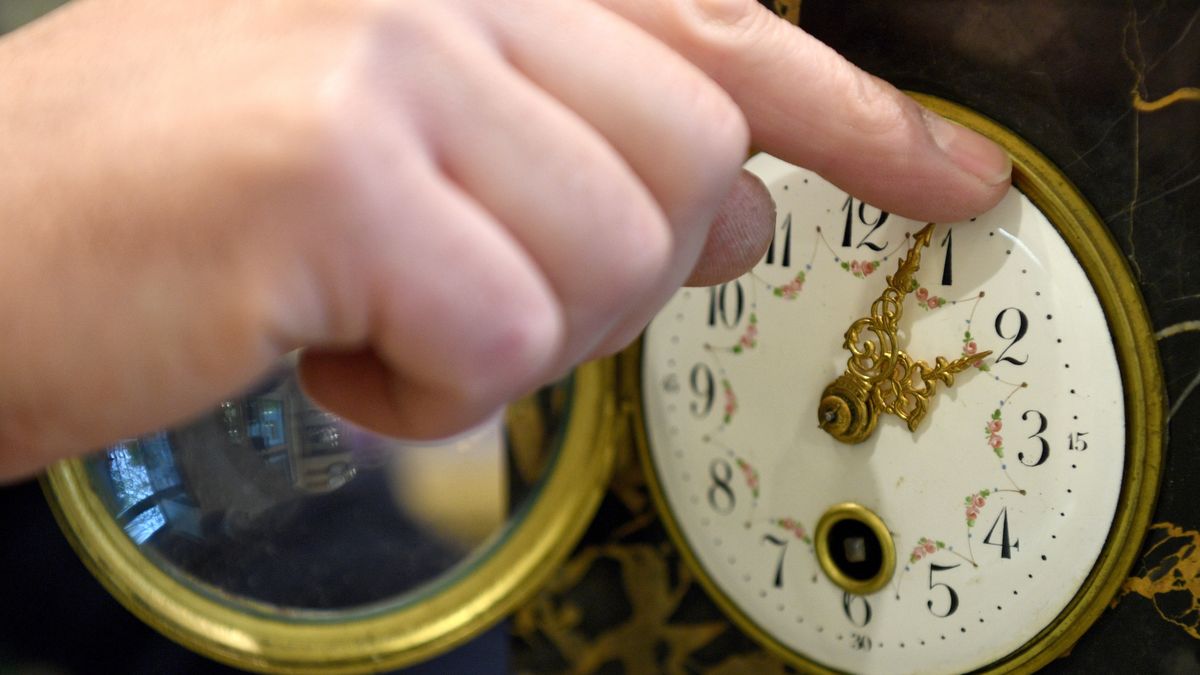 zegar
Darek Delmanowicz
czasu, dariusz �obos, letniego, na zimowy, zegar, zegarek, zegarki, zegarmistrz, zmiana, zak�ad zegarmistrzowski