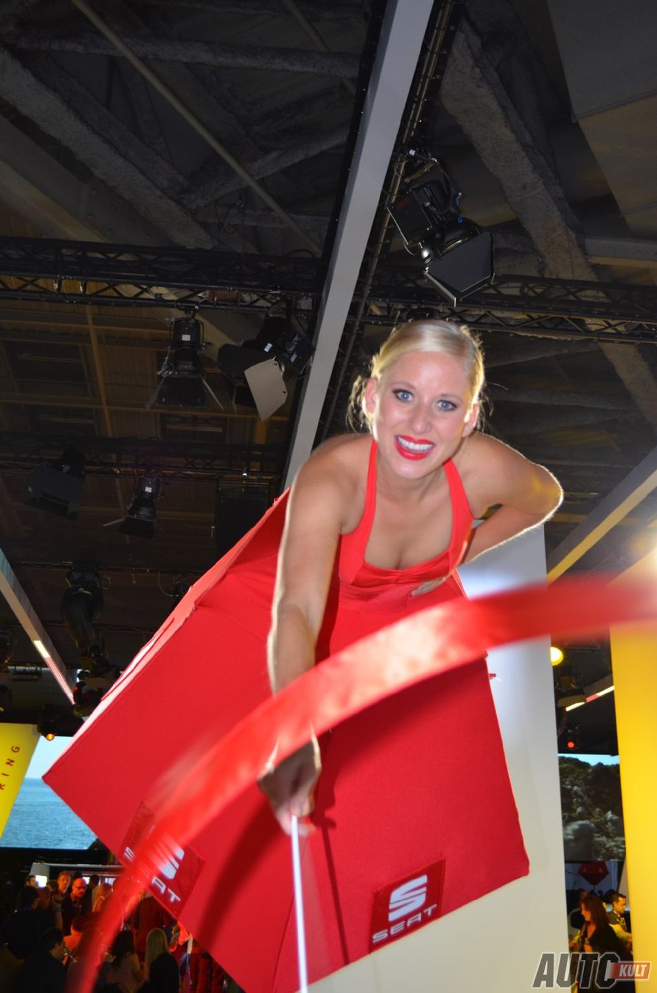 Hostessy z Paris Motor Show 2012 [galeria] 86