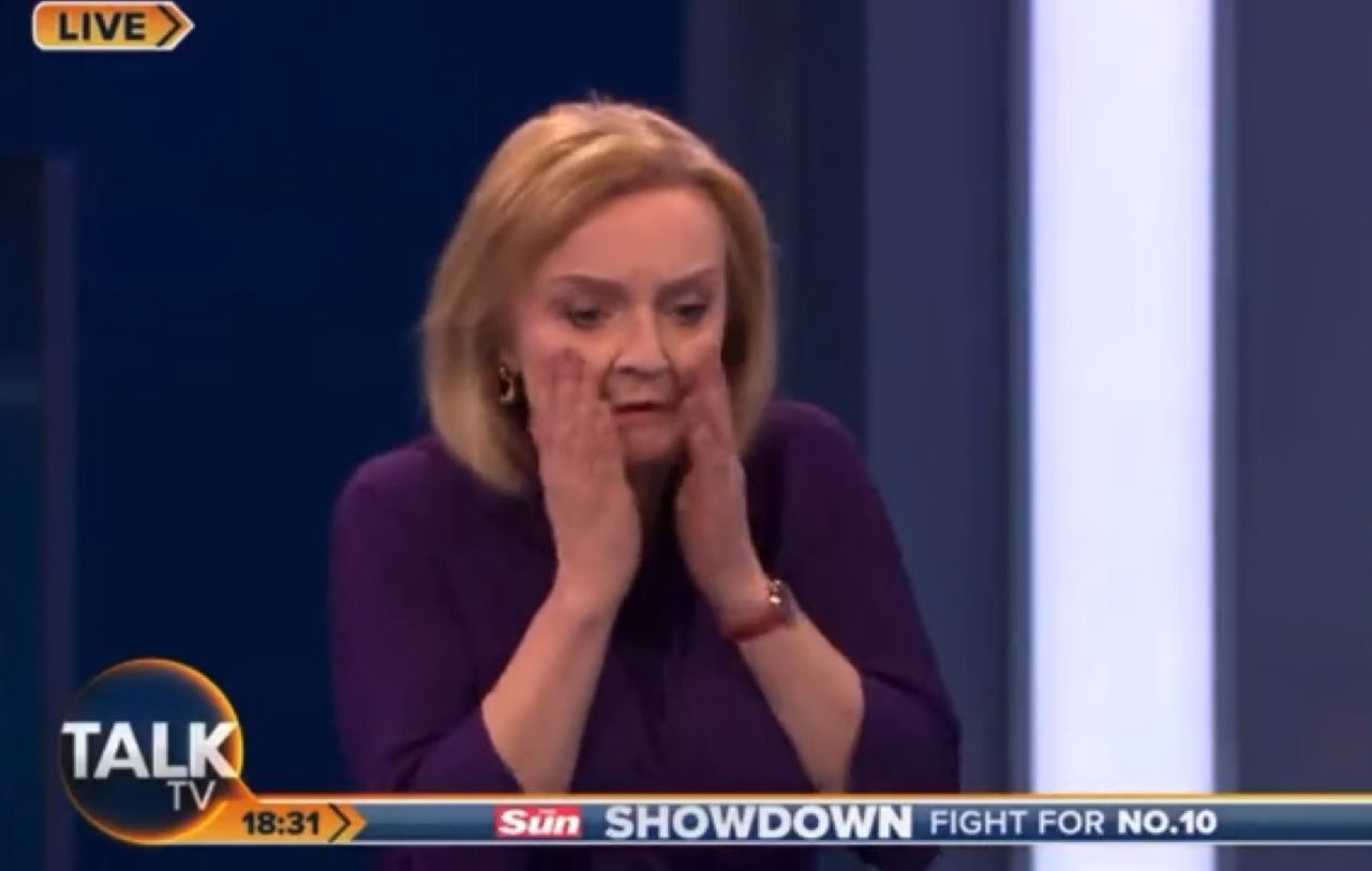 Liz Truss przerwała wystąpienie na żywo