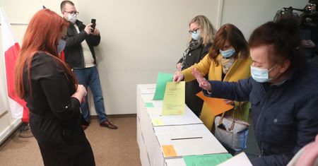 Incydent podczas wyborów w Platformie Obywatelskiej. Członek komisji trafił do szpitala