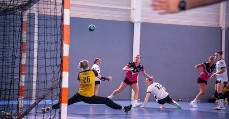 Enea Piłka Ręczna Poznań melduje się w czołówce! Wygrana z Samborem Tczew daje trzecie miejsce w tabeli