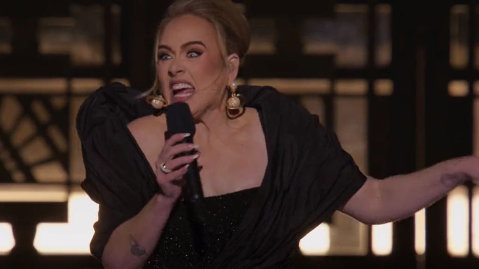 Adele zaprosiła narzeczonych do pierwszego rzędu