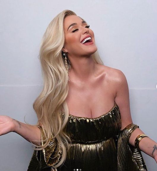 Katy Perry pochwaliła się majtkami wyszczuplającymi