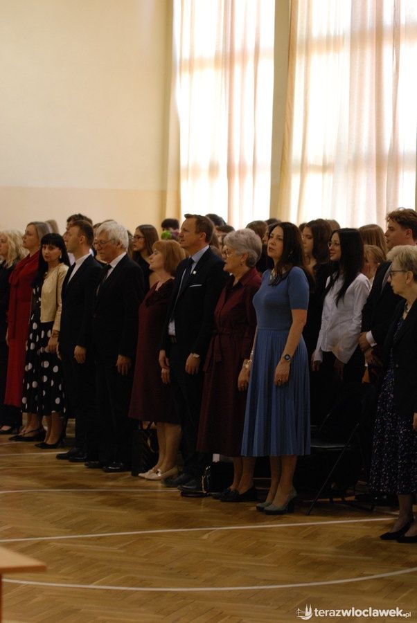 zakończenie roku klas maturalnych w II LO we Włocławku