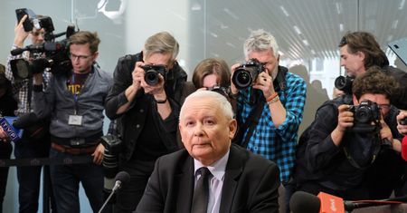 Prezes Kaczyński przed komisją śledczą ds. Pegasusa. Od początku wielkie emocje