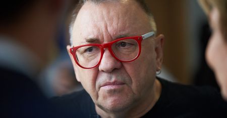 Afera maseczkowa. Ofiarą oszustów padł też WOŚP