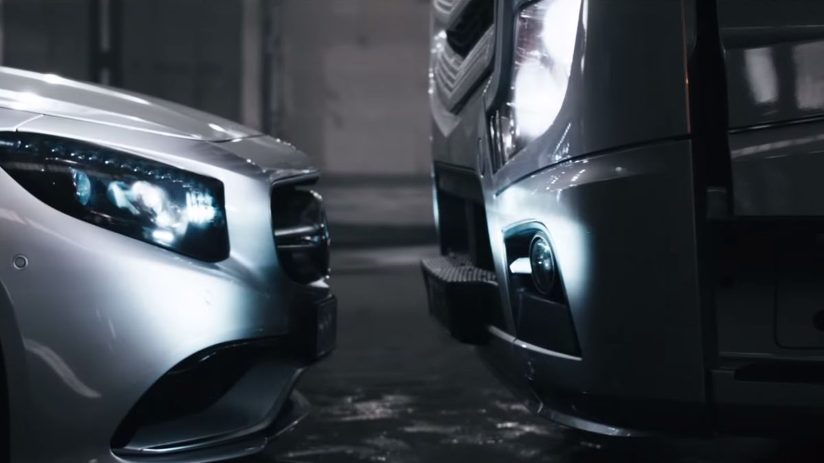 Mercedes S 63 AMG i Actros uprawiają seks w oficjalnej reklamie Vito 1