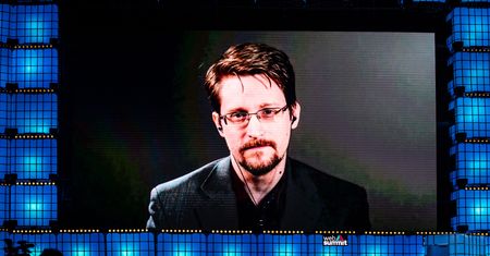 Edward Snowden otrzymał rosyjski paszport