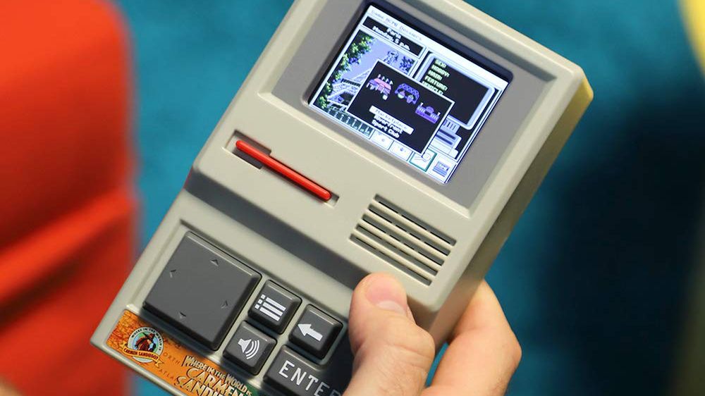 Carmen Sandiego. Gra z 1985 w konsoli stylizowanej na retro PC 1