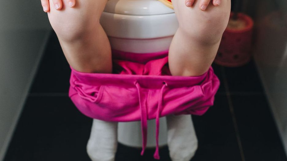 Zaraża się nawet co 10. dziecko. Objaw pojawia się w nocy