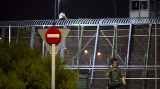 Pływająca bariera u brzegów Hiszpanii. Ma zatrzymać migrantów
