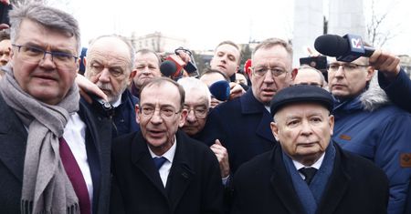 Niespokojnie na Wiejskiej. Oświadczenie PiS [TRANSMISJA]