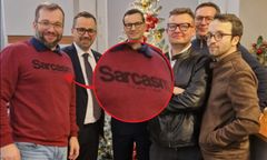 Napis na koszulce posła PiS robi furorę. "Zdjęcie roku"