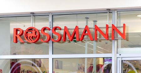 Do 23 września w Rossmannie. Suszarka do włosów za mniej niż 60 zł