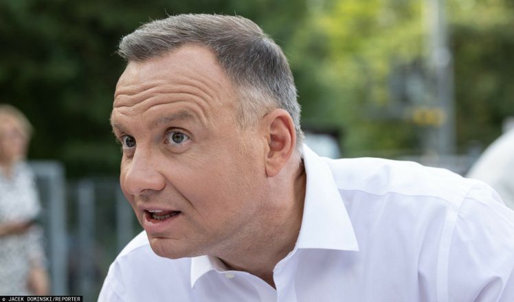 Andrzej Duda przypadkowo opublikował swoją prywatną wiadomość?! Wpis prezydenta szybko ZNIKNĄŁ z platformy