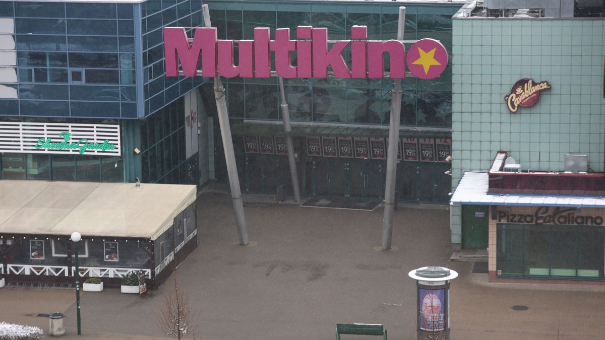 Multikino Ursyn�w w Warszawie
09.03.2023 Warszawa , Ursynow , aleja Komisji Edukacji Narodowej rog ulicy Indiry Gandhi . Multikino Ursynow . Budynek sprzedany razem z dzialka deweloperowi .
Fot. Maciek Jazwiecki / Agencja Wyborcza.pl
Fot. Maciek Jazwiecki / Agencja Wyborcza.pl
rog, skrzyzowanie, nieruchomosci, dzialka, teren, inwestycja, sprzedaz, zakup, deweloper