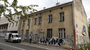 Kraków: Dawny posterunek jak opuszczony dom z horroru nadal straszy