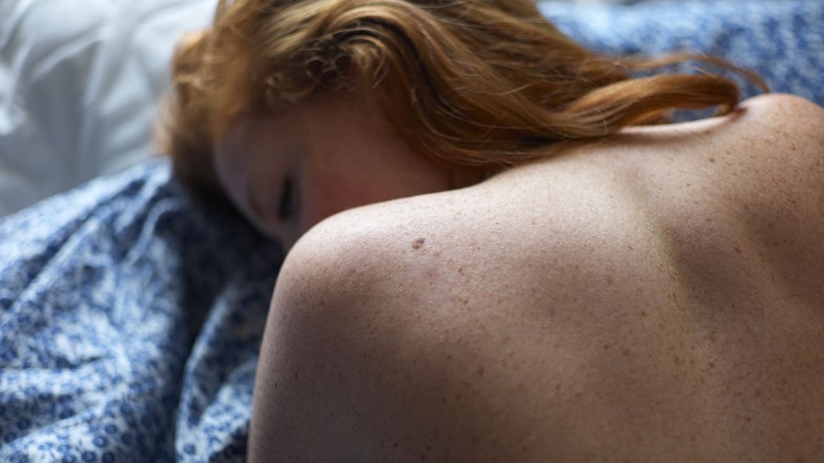 woman on bed showing her naked shoulders with freckles
portrait of a young natural beautiful woman with red hair
Justin Case
natural