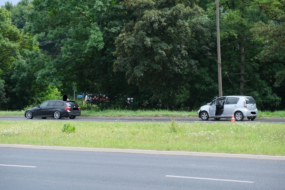 Zderzenie BMW z Daihatsu na al. Solidarności
