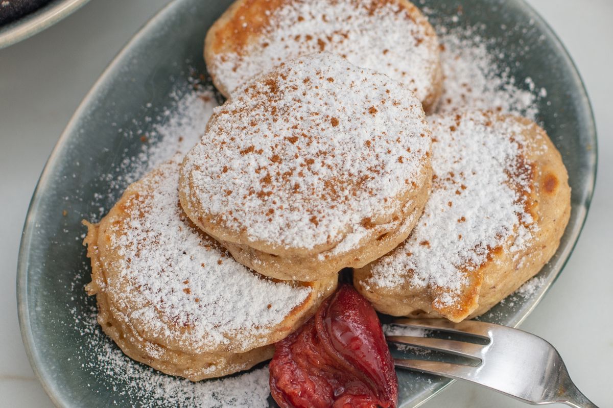 Embracing autumn warmth with quick plum pancakes recipe