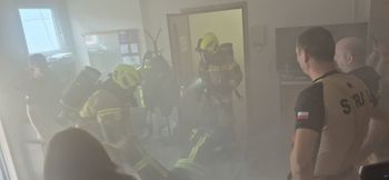Remiza jak plac zabaw - strażacy z Chodzieży świętowali Dzień Dziecka z uczniami szkoły Św. Jana Bosko