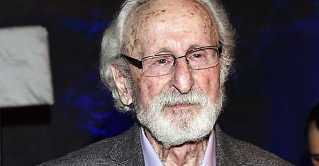 Co ze szczepionką dla 93-letniego Pieczki? "Cały czas czekam"
