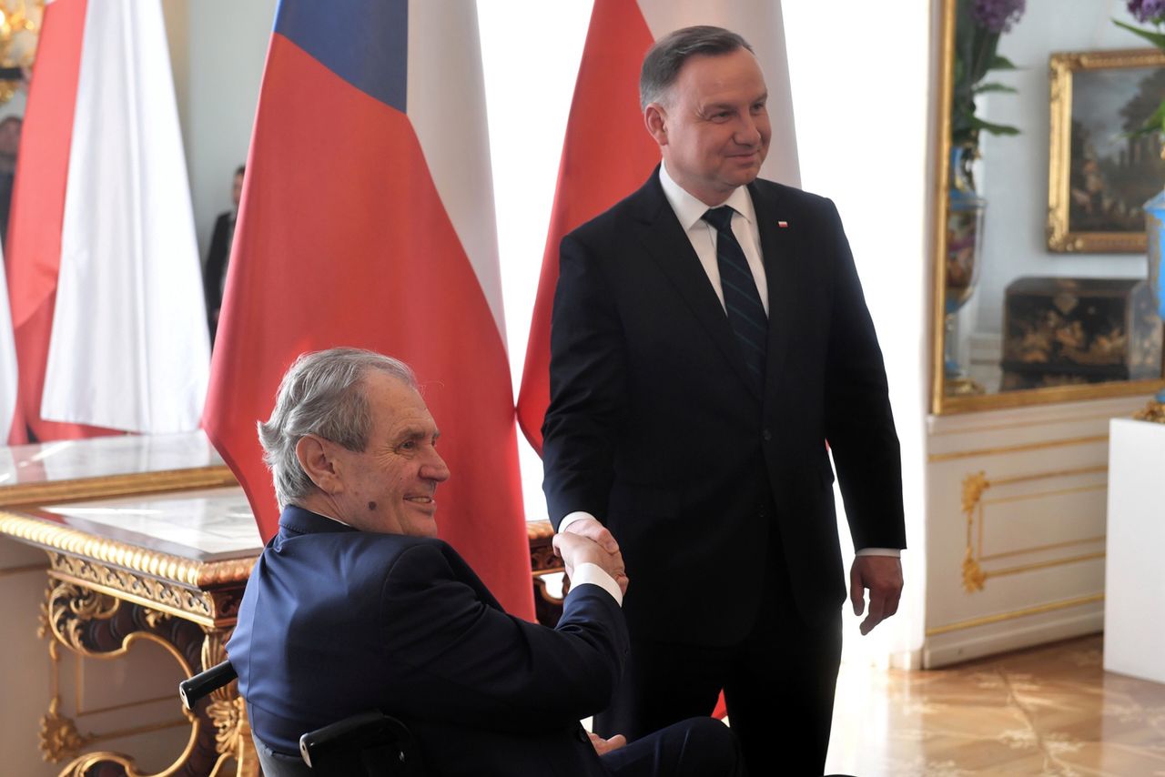 Andrzej Duda i Milosz Zeman na zamku w Hradczanach 