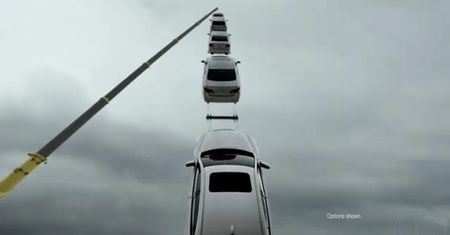 Mocarny Lexus - bez efektów specjalnych [wideo]