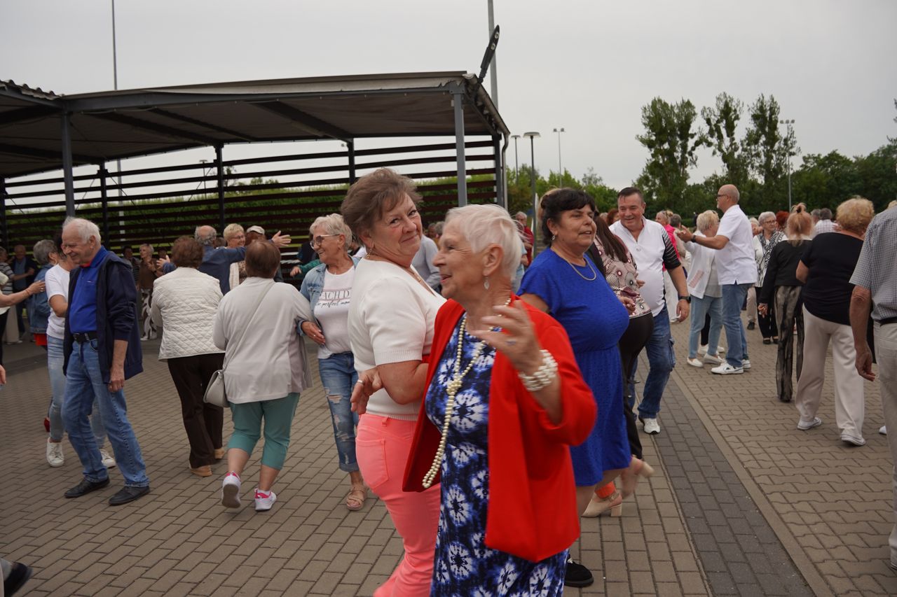 Taneczna środa dla seniorów na Stadionie Powiatowym w Pile