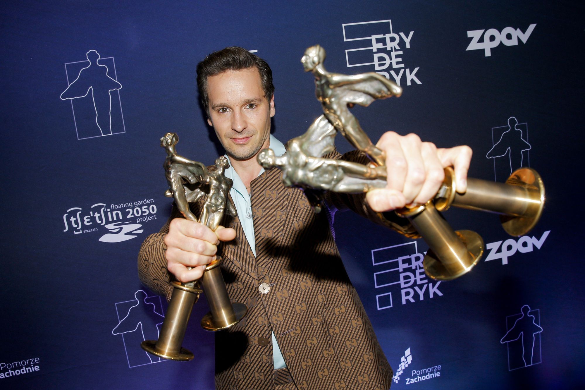 Krzysztof Zalewski odebrał Fryderyka w kategorii "artysta roku"