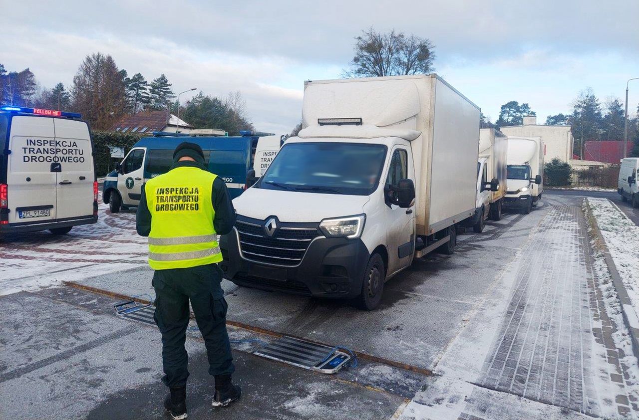 Prawie 4 tony za dużo. Kierowca renault przesadził