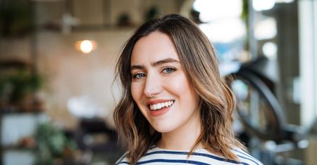 Tweed hair. Intrygująca koloryzacja powraca w wielkim stylu. Co powiesz na nowoczesny balayage?
