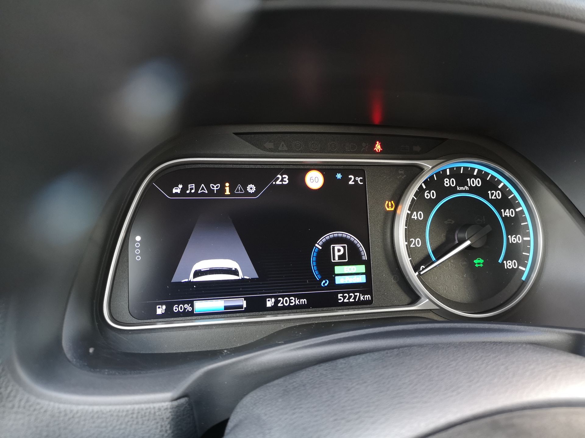 Nissan Leaf e+: Systemy wsparcia kierowcy, zarządzania energią oraz audio Bose 36