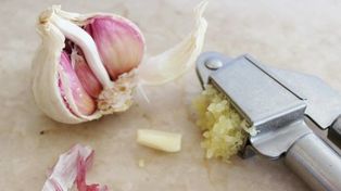 Przepisy na grilla, które skradną twoje serce. TOP 10 dań z grilla, które warto przygotować