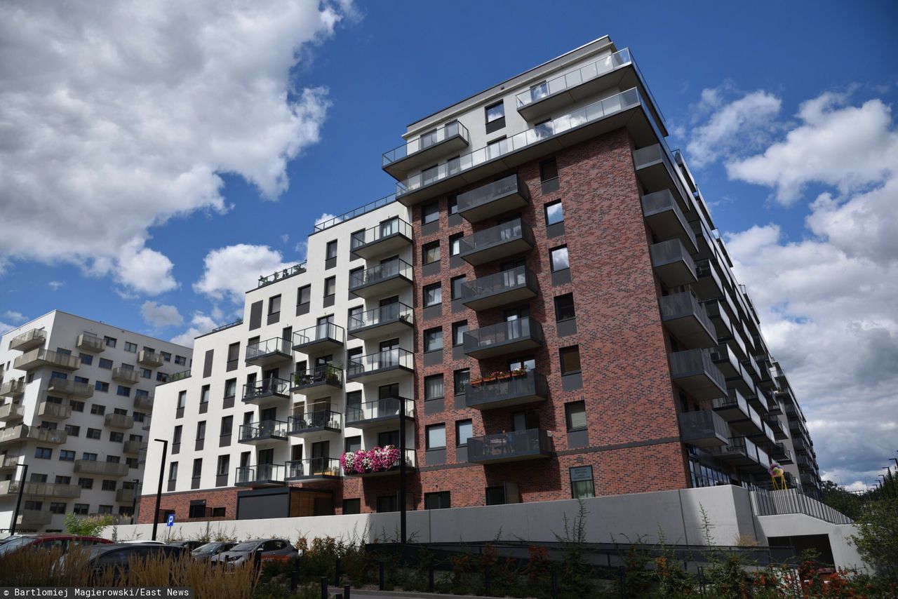 Zandberg: na głupio wydanych pieniądzach skorzystają banki i deweloperzy