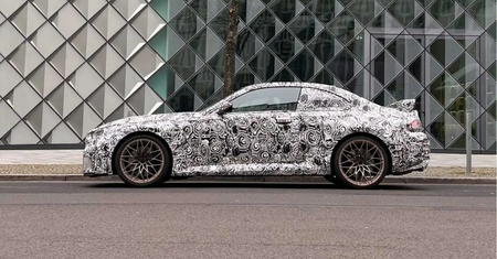 Nadjeżdża nowe M2. BMW odsłania coraz więcej