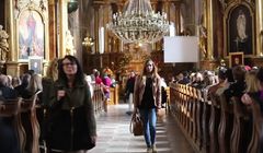 Księża i część dziennikarzy oburzeni relacjami w „Faktach” i „GW” z akcji w kościele przeciw zakazowi aborcji