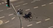 Zderzenie motocykla z radiowozem policji w Warszawie. Samochód jechał na sygnałach uprzywilejowania