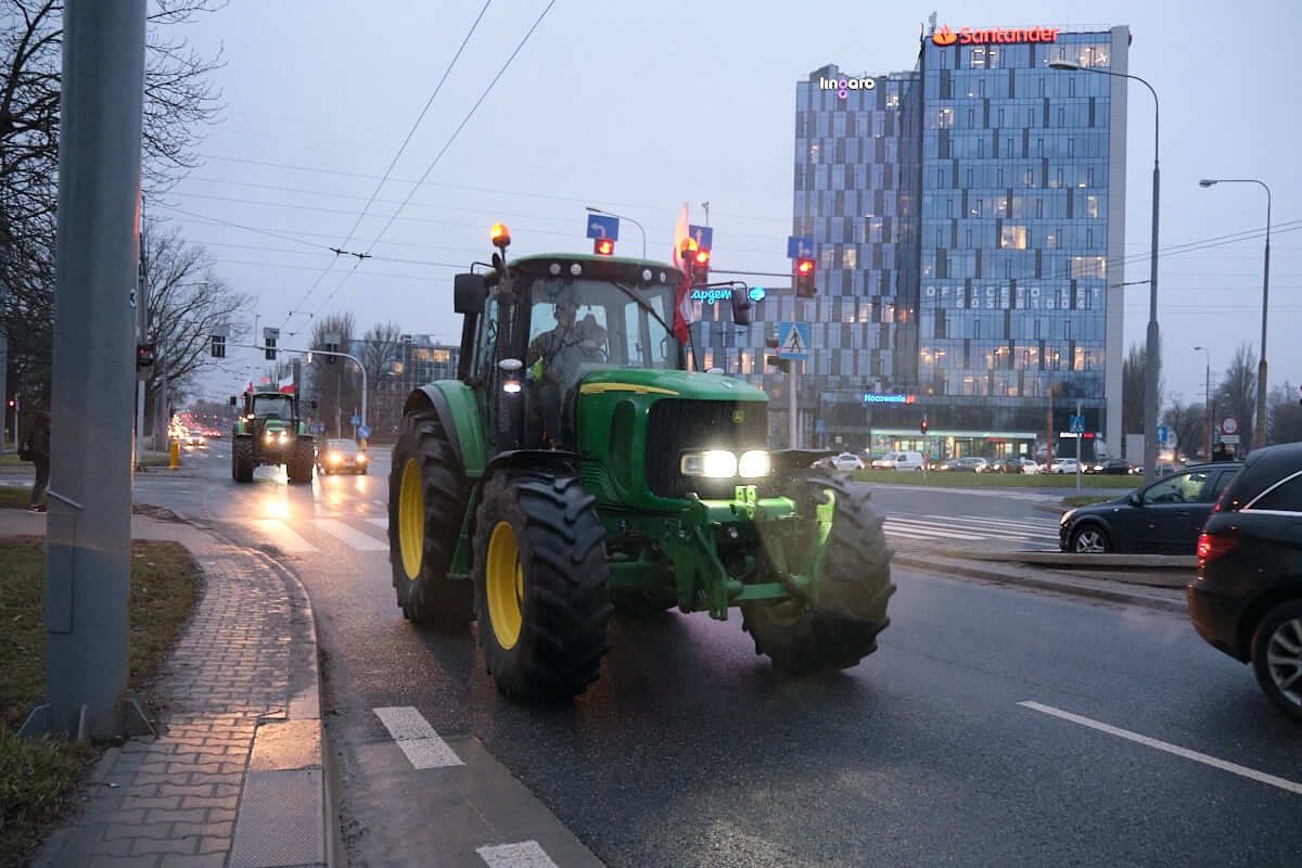 Spontaniczny przejazd rolników do centrum Lublina