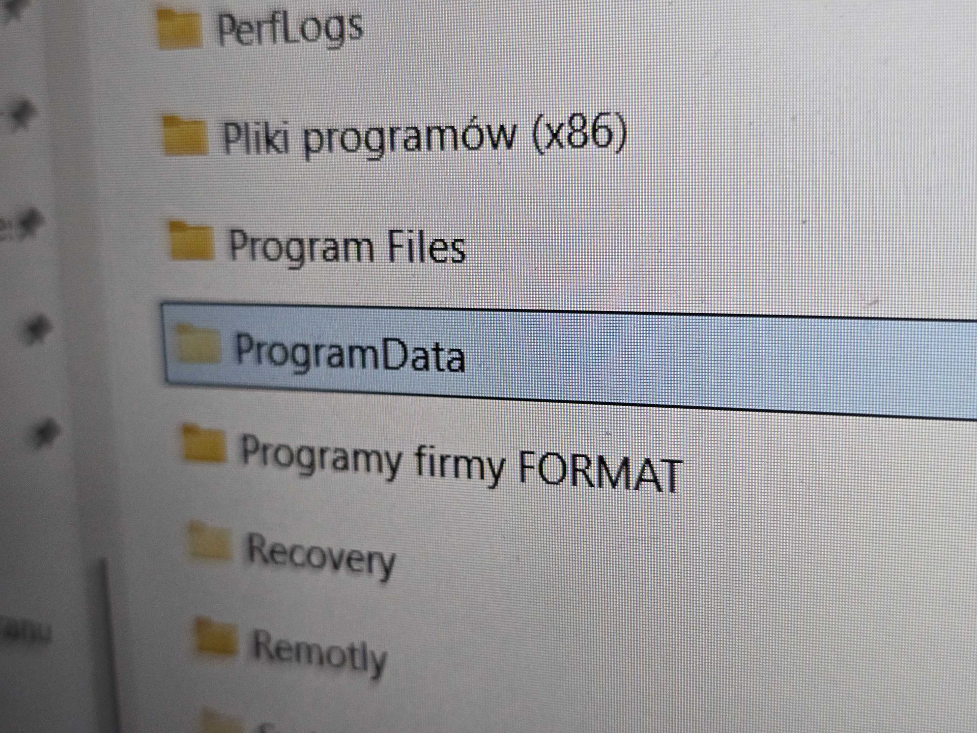 ProgramData - co to jest i czy można tam sprzątać?