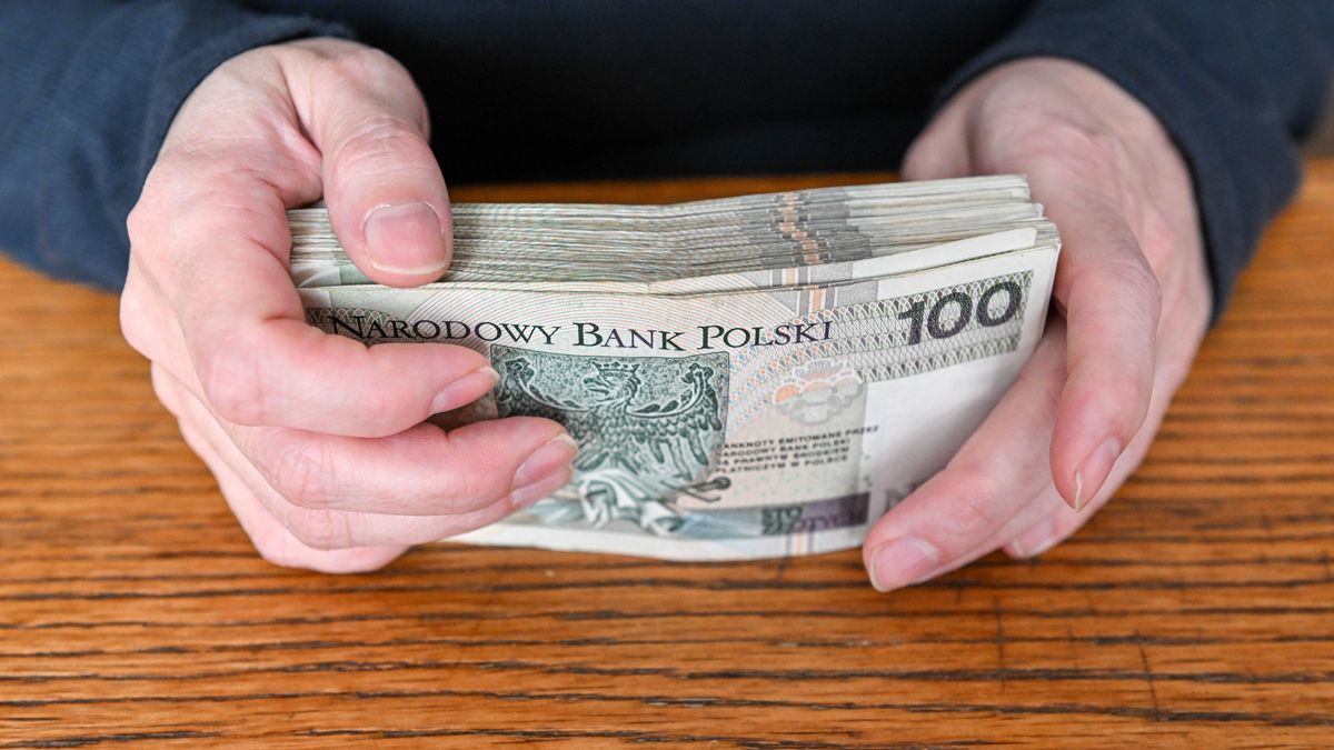 Wyłudzili od seniorki tysiące złotych