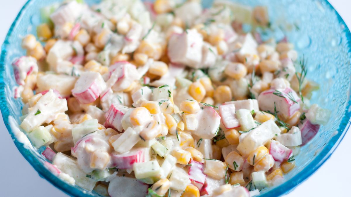 Popularny dodatek do sałatek może zaszkodzić niektórym osobom