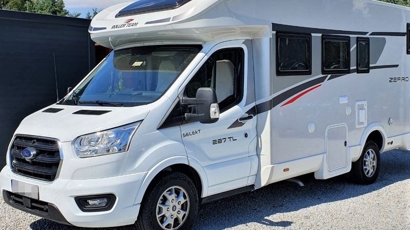 Luksusowy kamper za blisko 400 tys. złotych został znaleziony przy myjni samochodowej