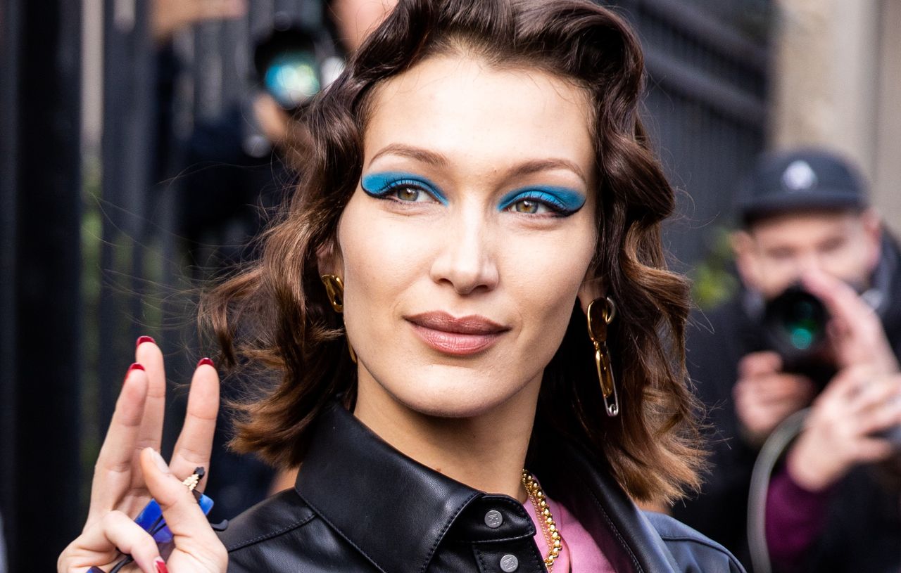 Ciałopozytywność. Bella Hadid pokazała zdjęcie z fałdkami na brzuchu. Kobiety jej dziękują