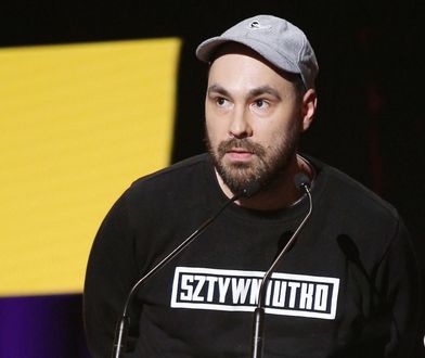 Pisze kontrowersyjne książki. Uważa, że nie można zmuszać do czytania