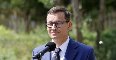 Prawie milion złotych nagród w KPRM. "Premier zapowiadał oszczędności"