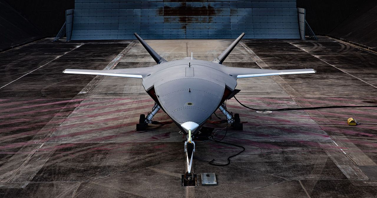 Boeing testuje bezzałogowy samolot Loyal Wingman. Steruje nim sztuczna inteligencja - Boeing testuje Loyal Wingmana